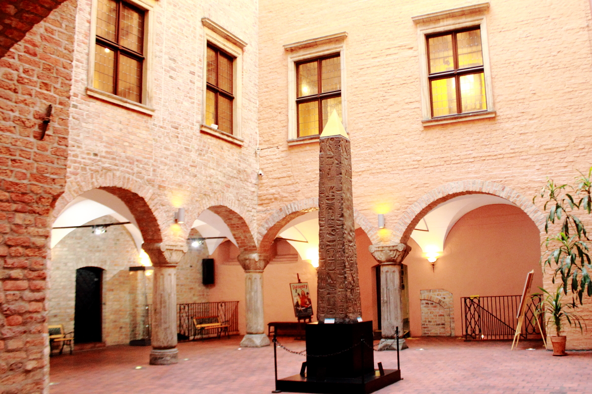 Muzeum Archeologiczne W Poznaniu – Fotowędrownik